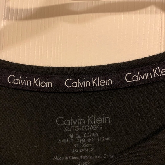 Calvin Klein basic black tee - Picture 2 of 2